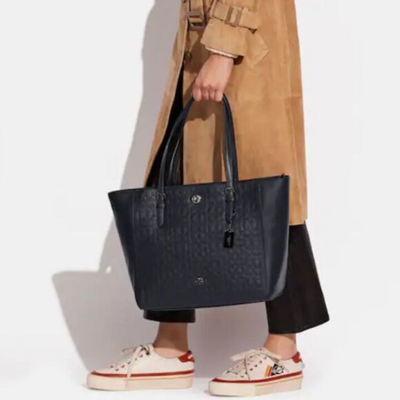 Coach RETAIL Signature C embossed turnlock tote In Midnight With Silver Hardware - Picture 3 of 11